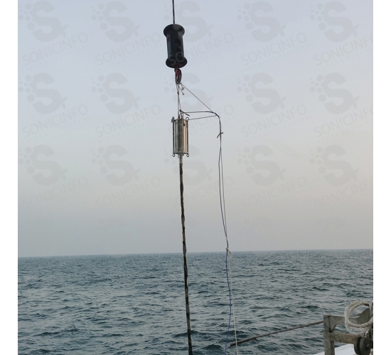 垂直阵用于海洋界面声散射特性测量